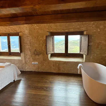 Charme In Perillis לינה וארוחת בוקר 4*