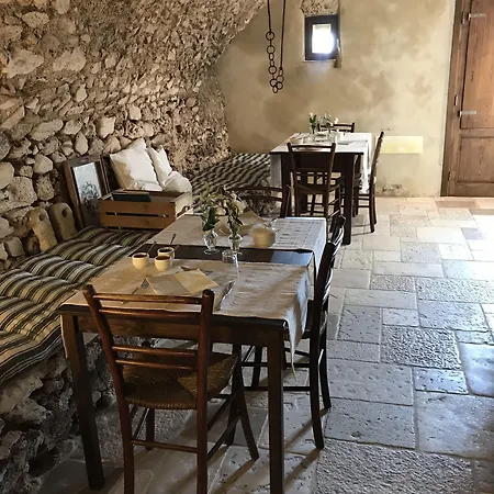 Charme In Perillis Bed & Breakfast Popoli