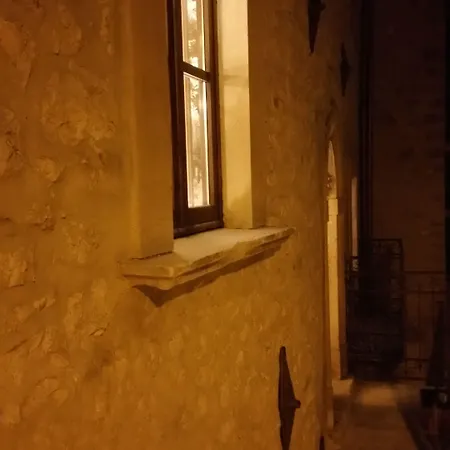 Charme In Perillis Popoli